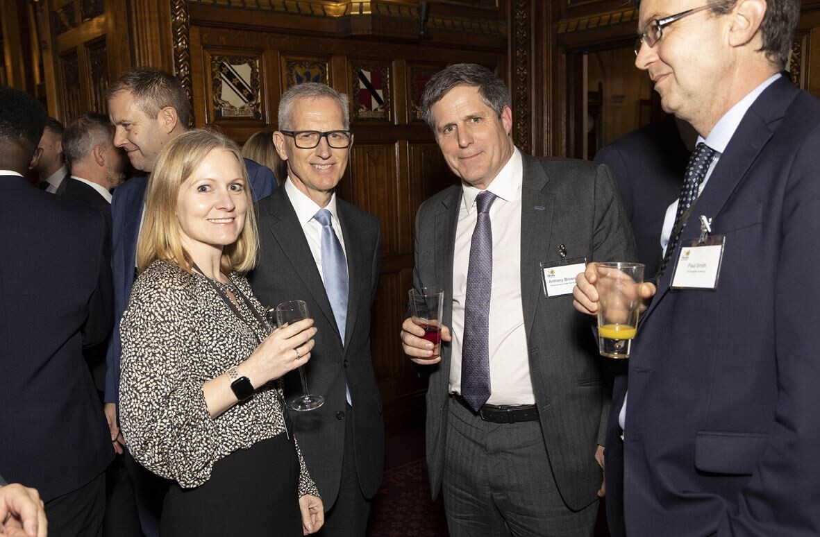 388a3cd92e8f3bc5e472a7608fd32568_9