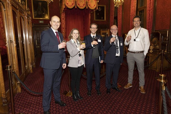 ef41b07e0fcd58f63433a6f1f72c4d99_4