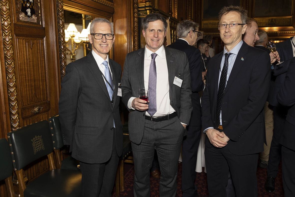 09e4d27209960185bf926400d3f63c12_3