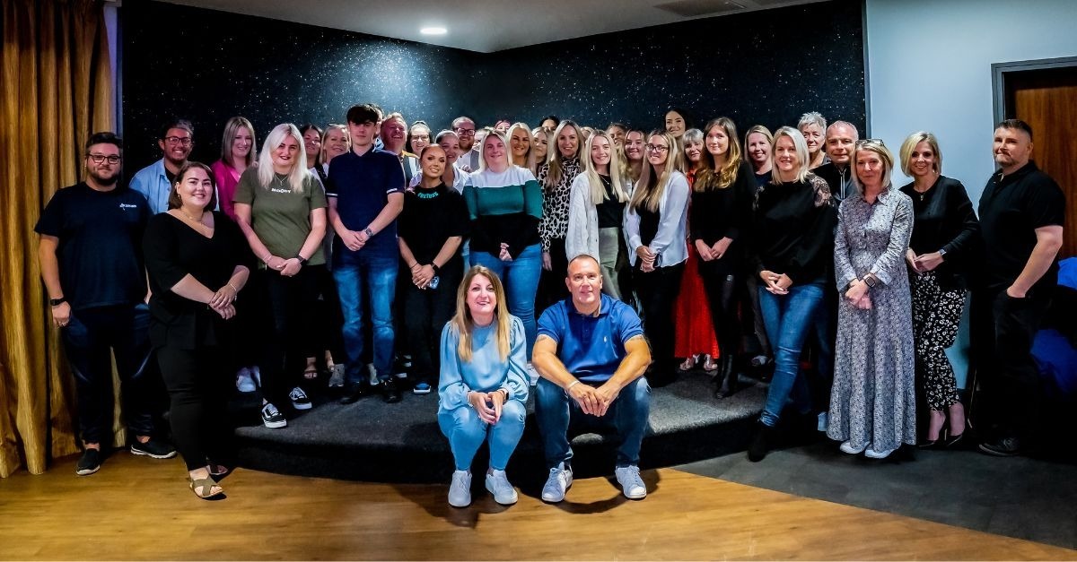 Nicola-and-Dave-Palmer-with-Perfect-Getaways-staff-October-2022.jpg
