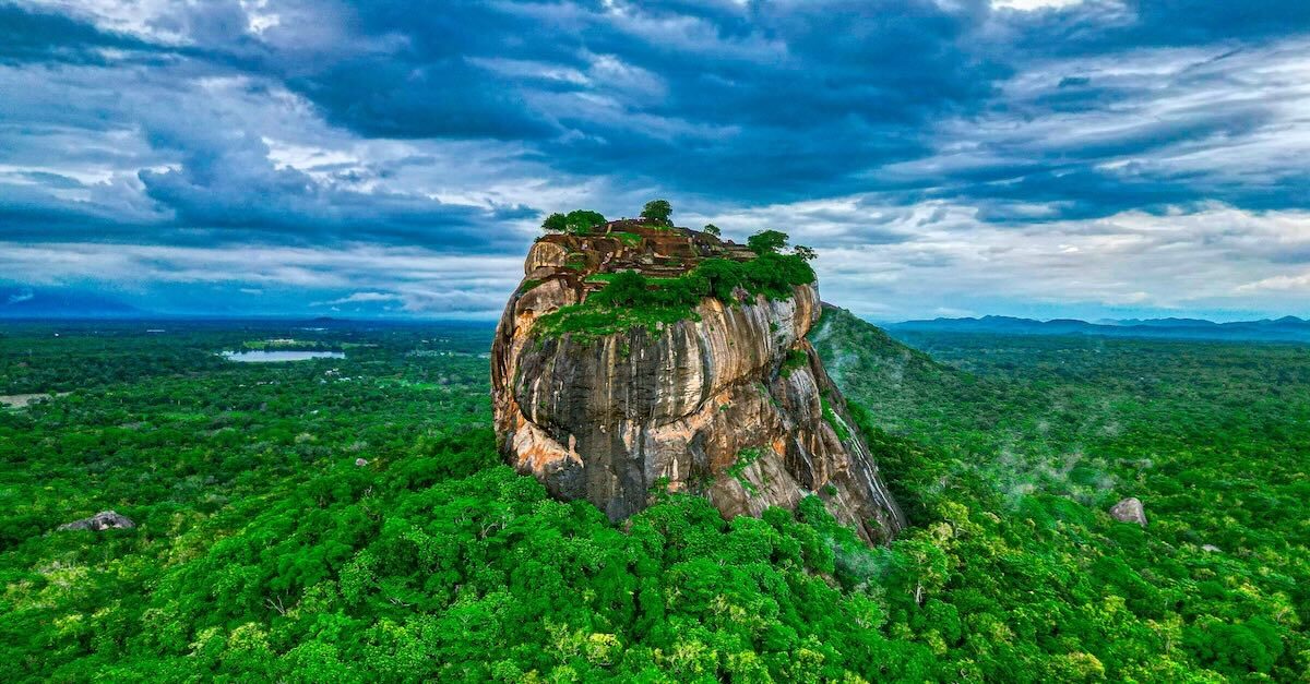Sri Lanka waives  tourist visa fee