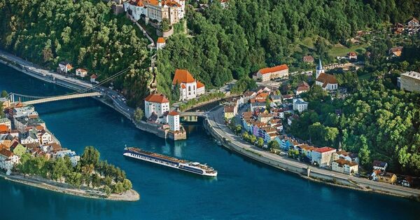 Iglu Cruise returns to river amid 'bold and ambitious expansion plans'