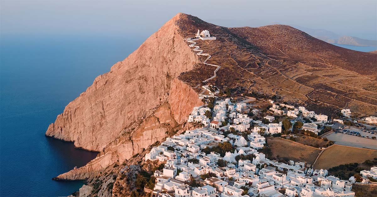 shutterstock 2251382083