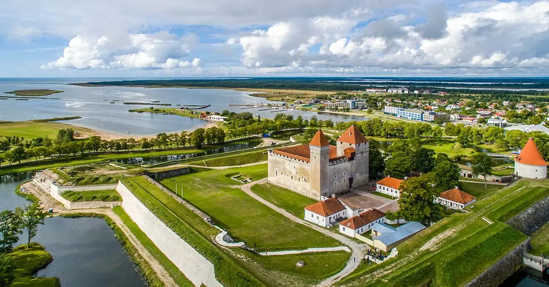 253578 kuressaare castle