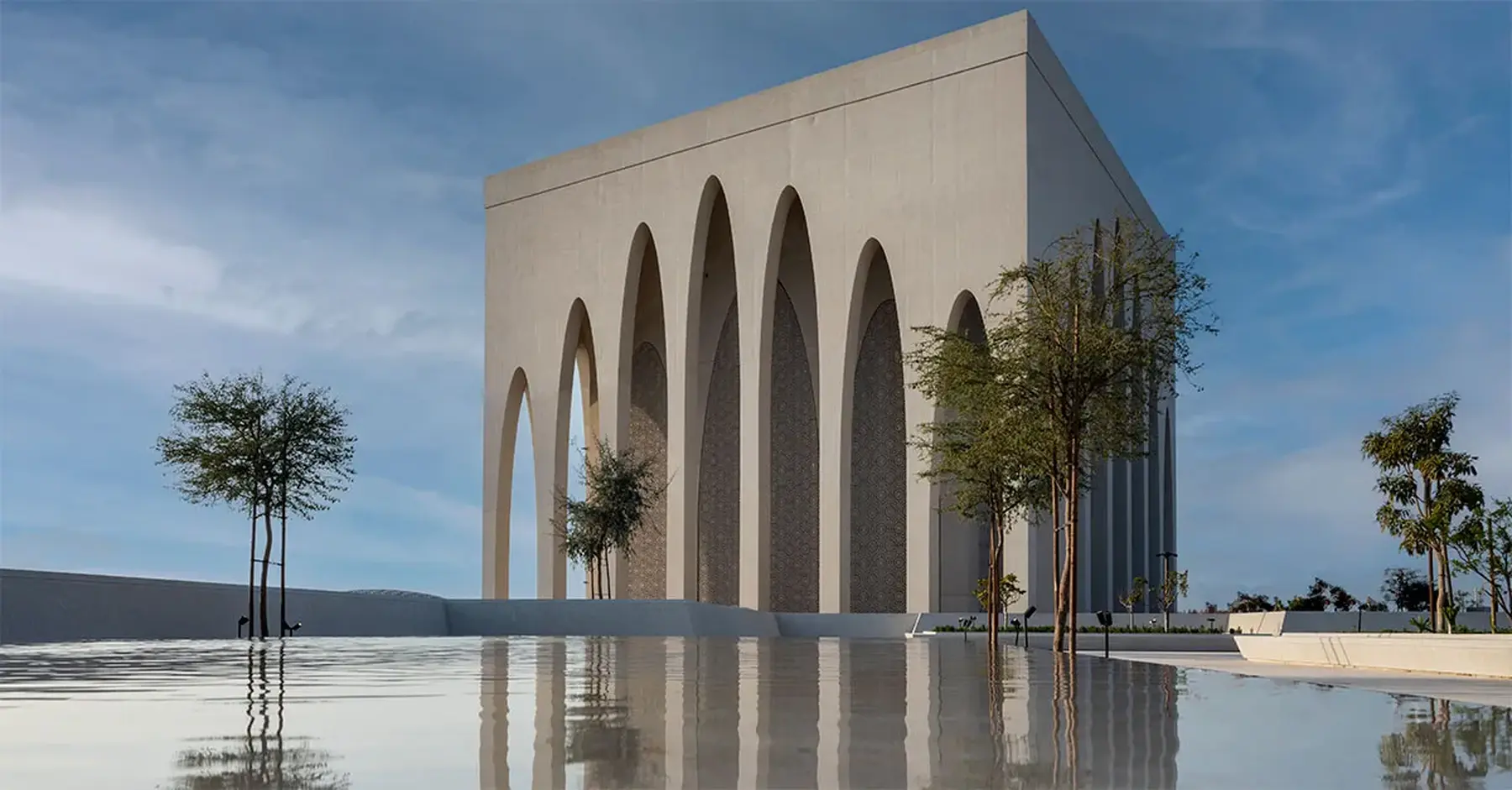 Exterior view of the Eminence Ahmed El Tayeb Mosque. Courtes