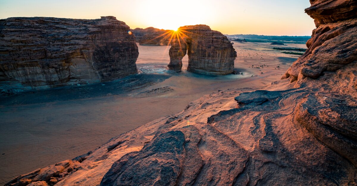 تكريم الهيئة الملكية السعودية لمحافظة العلا من قبل منظمة صون الطبيعة العالمية