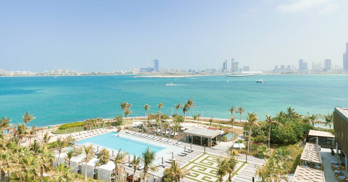 نادي شاطئي مؤقت لجذب زبائن جدد إلى سيزارز بالاس في دبي