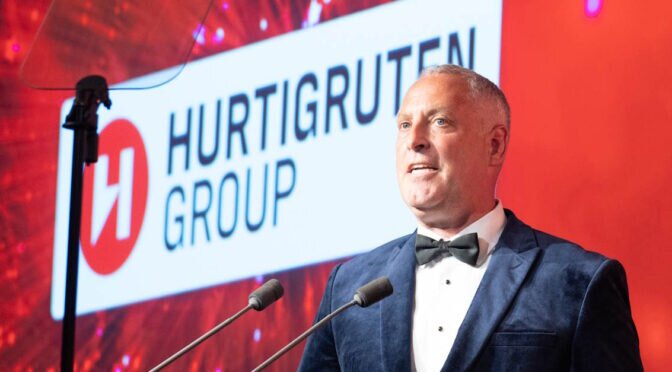 Anthony Daniels leaves Hurtigruten
