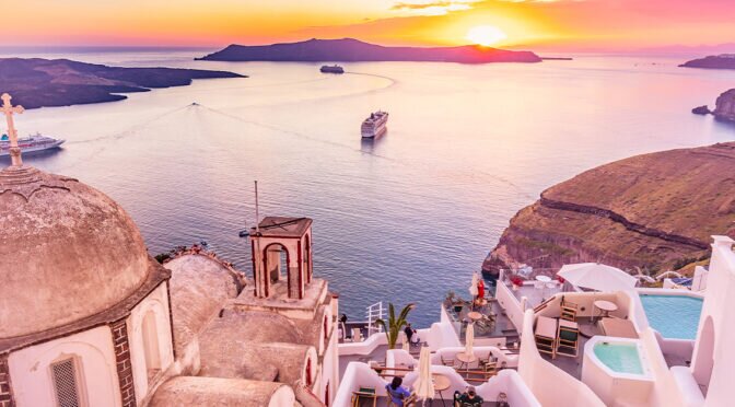 Cap on cruise ship visits proposed to tackle overtourism in Greek islands 