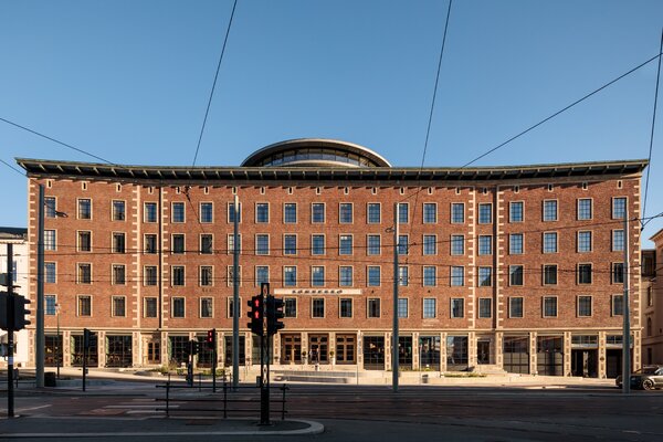 Façade 3 © Francisco Nogueira.jpg