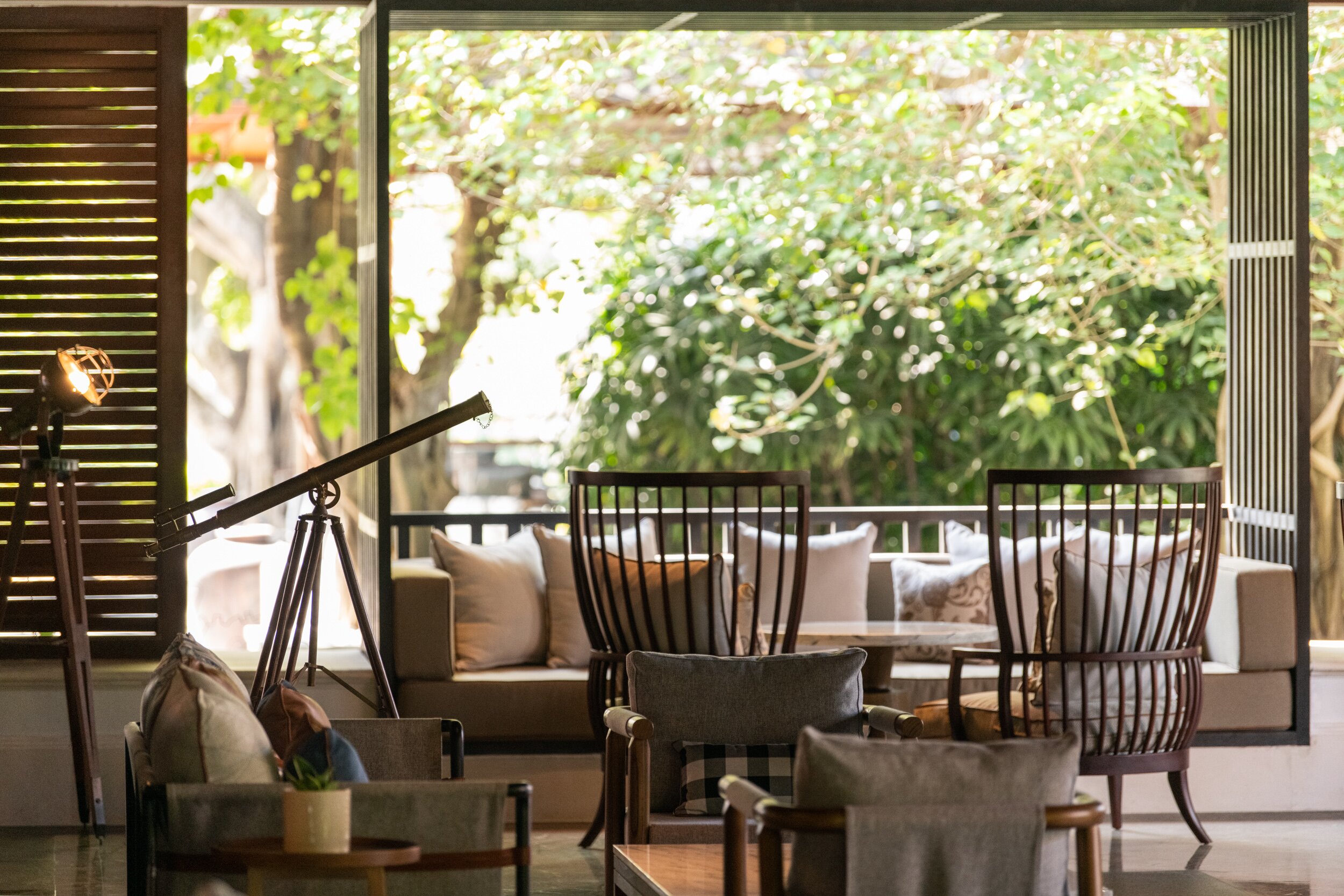 Lobby (1).jpg Lobby (1).jpg