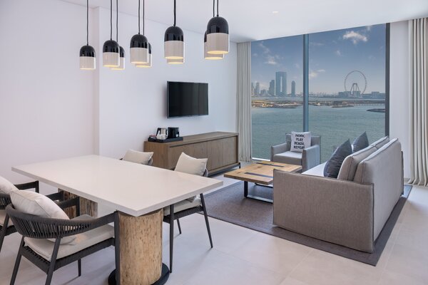 01.One Bedroom Suite with Sea View.jpg