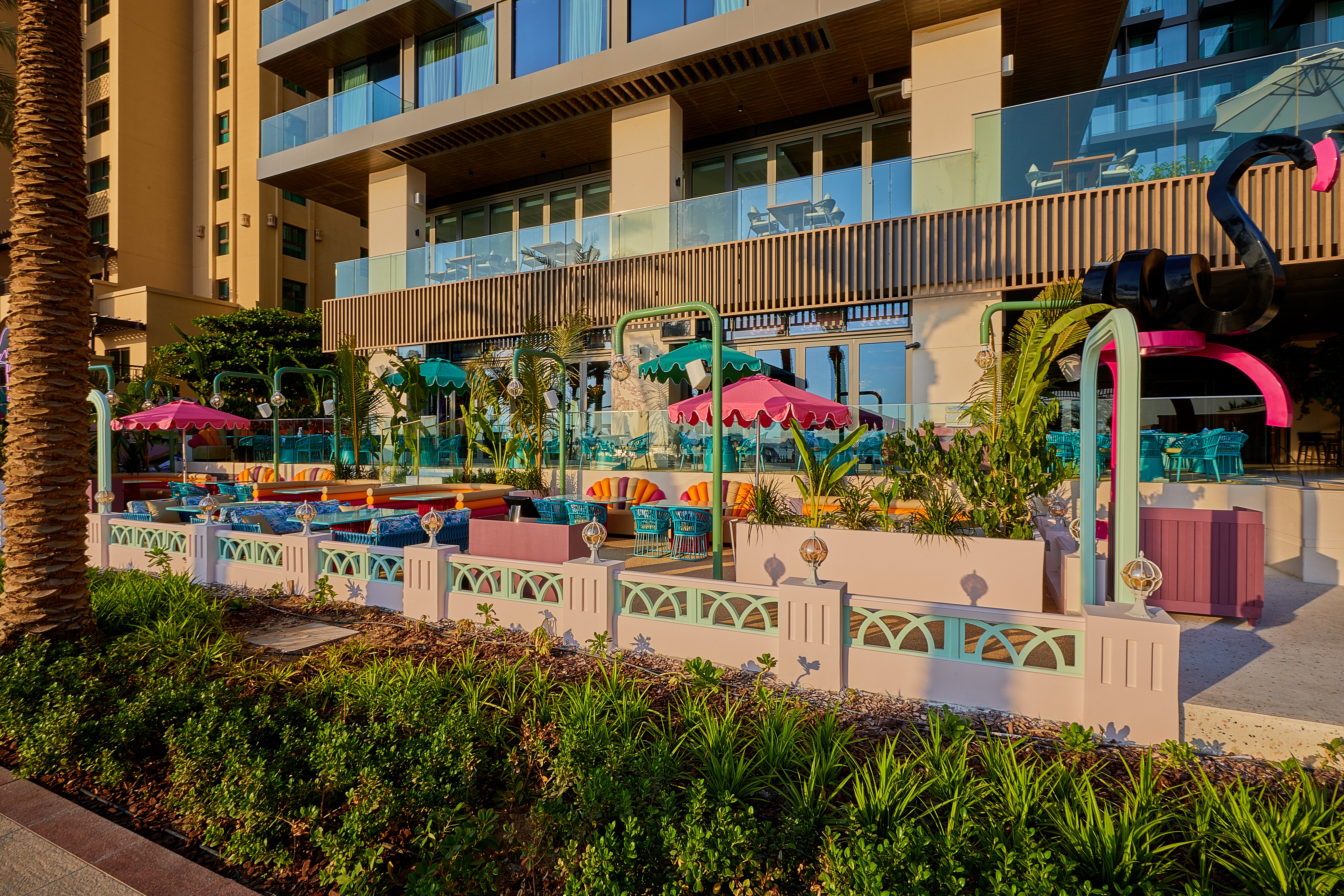 Black Flamingo-04.jpg Black Flamingo-04.jpg