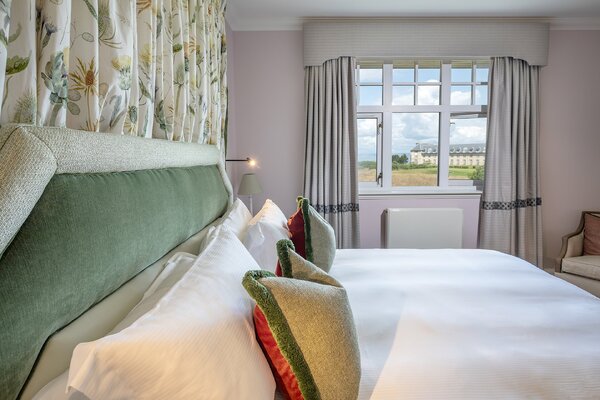 Queenask Fife Ness_master bedroom 4.jpg