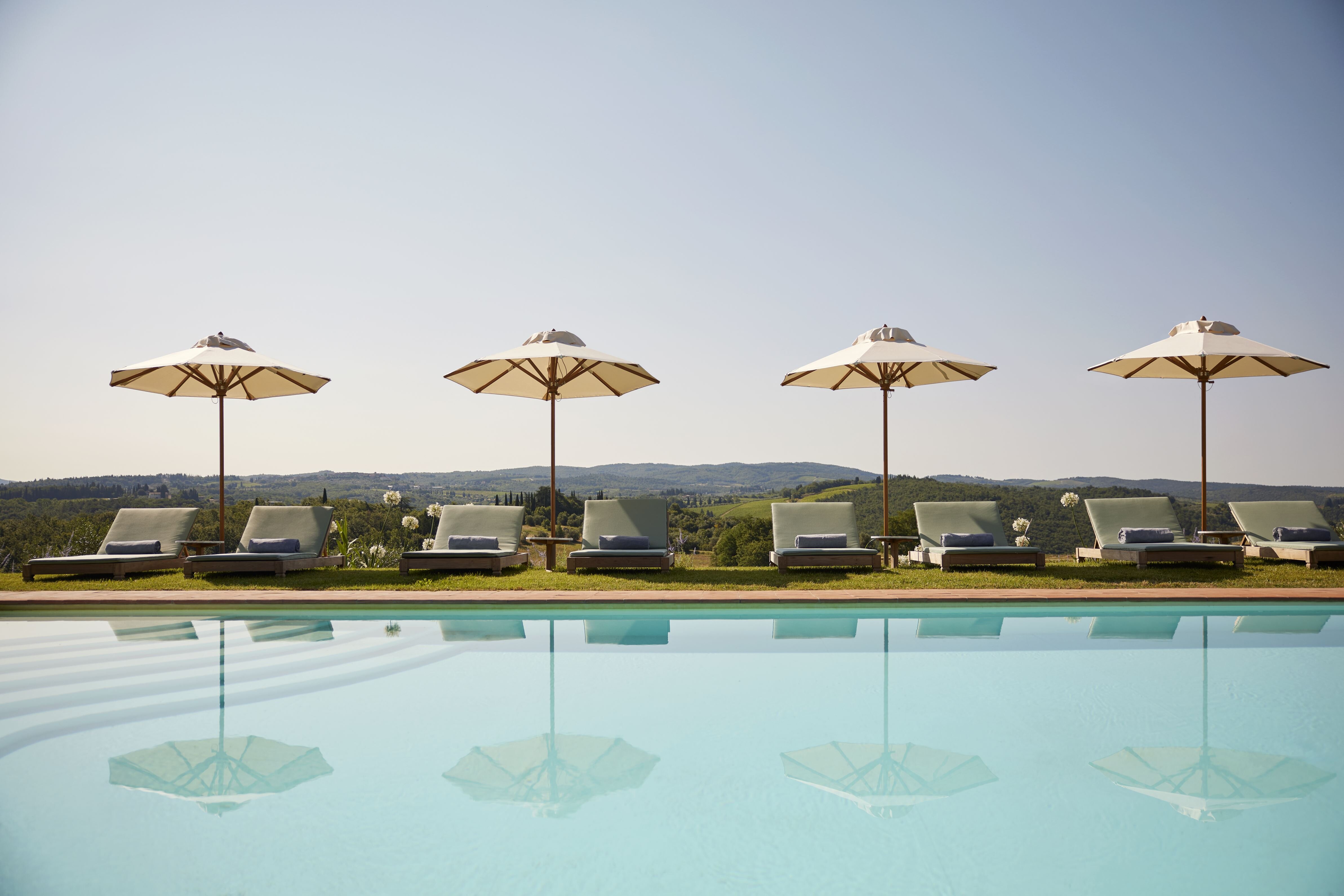 MM 23_COMO_PSF_Farmhouse_Pool with Sun Loungers (Copy).jpg MM 23_COMO_PSF_Farmhouse_Pool with Sun Loungers (Copy).jpg