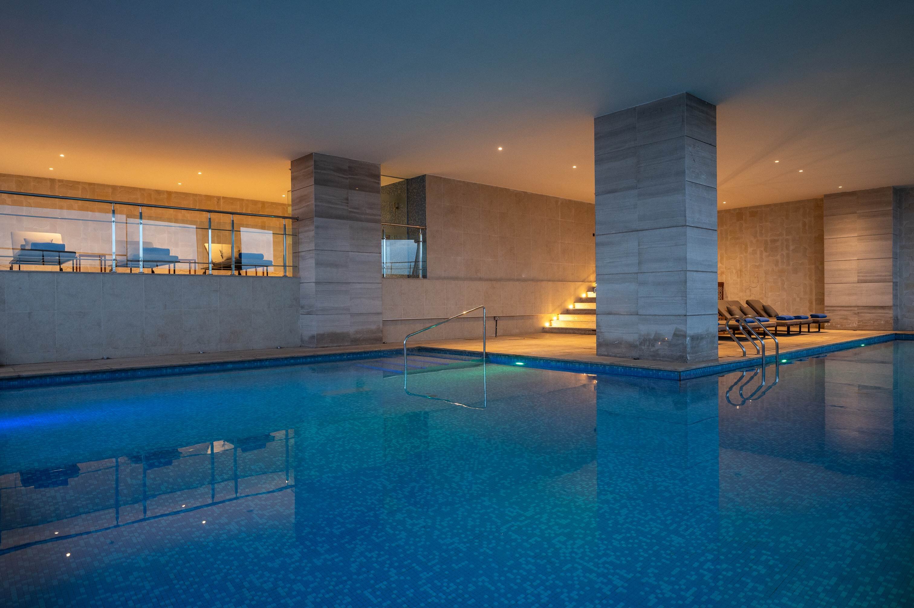 ,2010).jpg ,2010).jpg