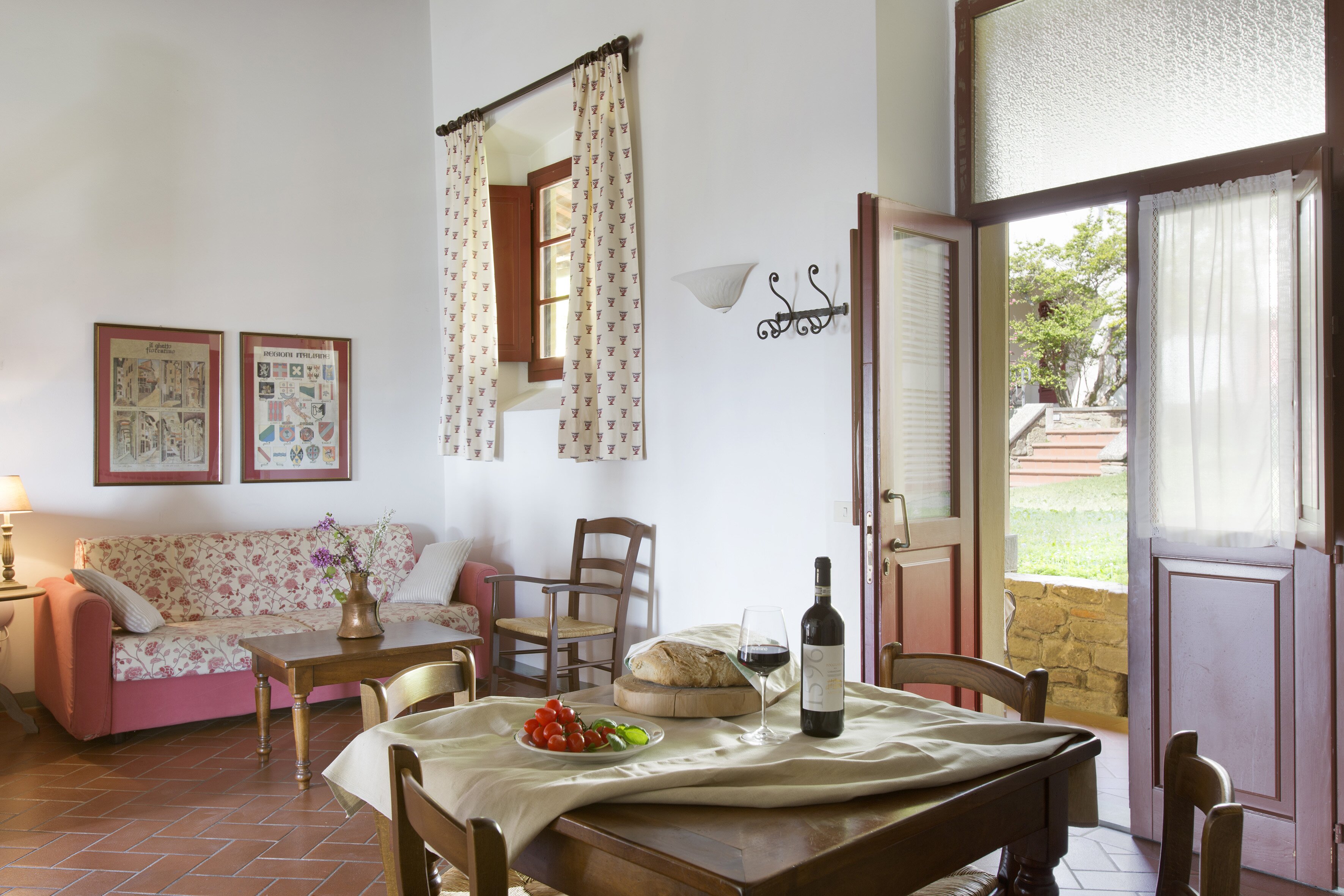 120TenutaDiArtimino_MeliaCollection-Borgo_one_Bedroom_Lodge_with_outdoor_space_living (1).jpg 120TenutaDiArtimino_MeliaCollection-Borgo_one_Bedroom_Lodge_with_outdoor_space_living (1).jpg