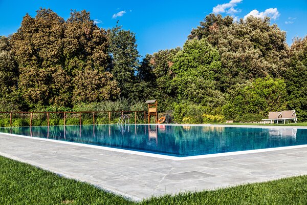 303TenutaDiArtimino_MeliaCollection-La_Paggeria_Medicea_Pool (1).jpg