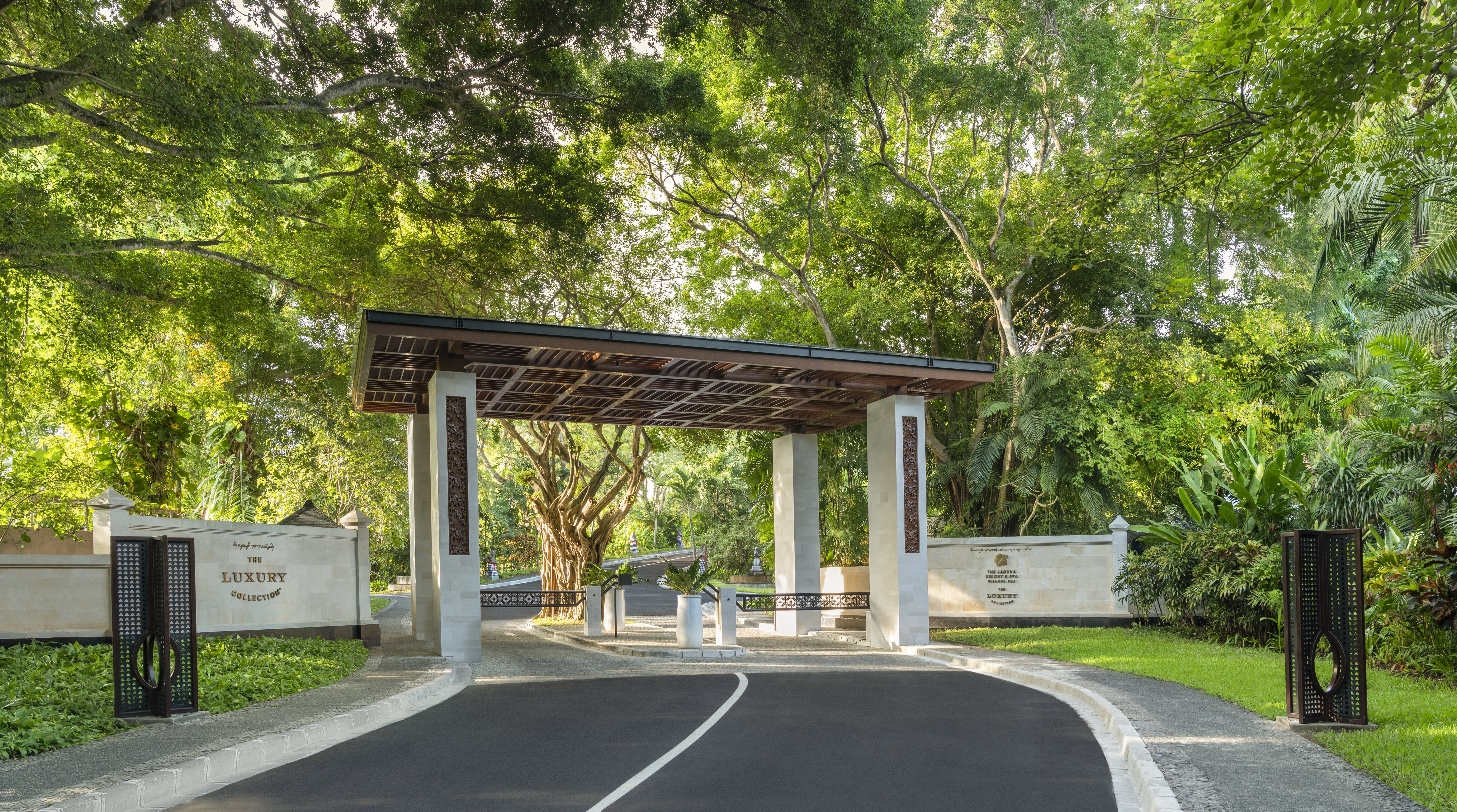 Entrance.jpg Entrance.jpg