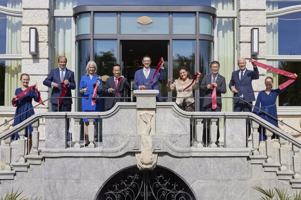 MOLZN RIBBON CUTTING 01A.jpg