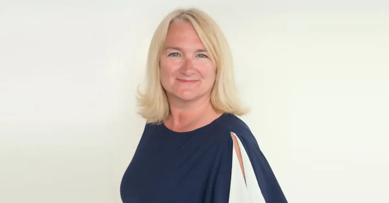 Head Shot L McAuley 3