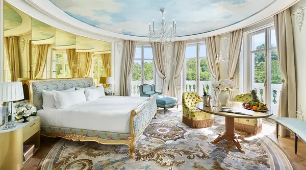 Review: Glitz and glamour await at Mandarin Oriental Ritz