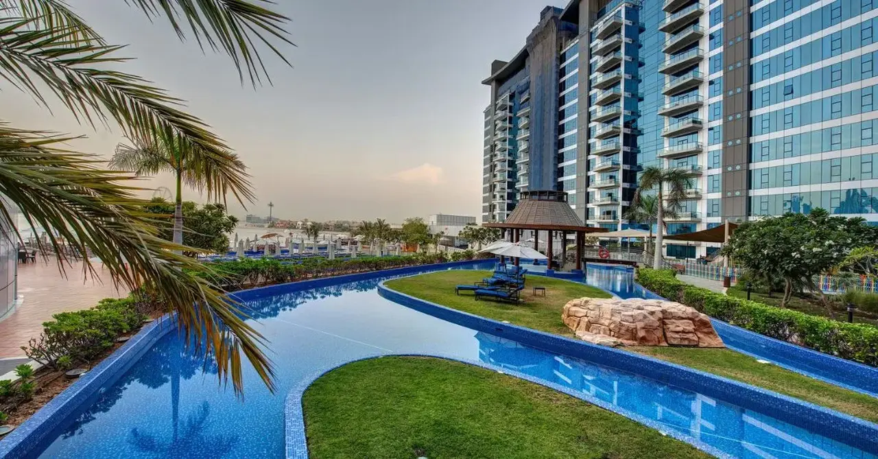 minor hotels dubai palm west