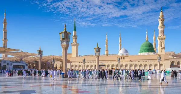 Saudi Arabia sets dates for new Umrah season