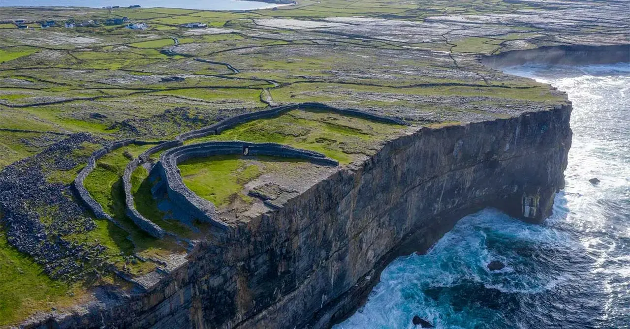 WAW Dun Aengus Inishmore Aran Islands County Galway web si