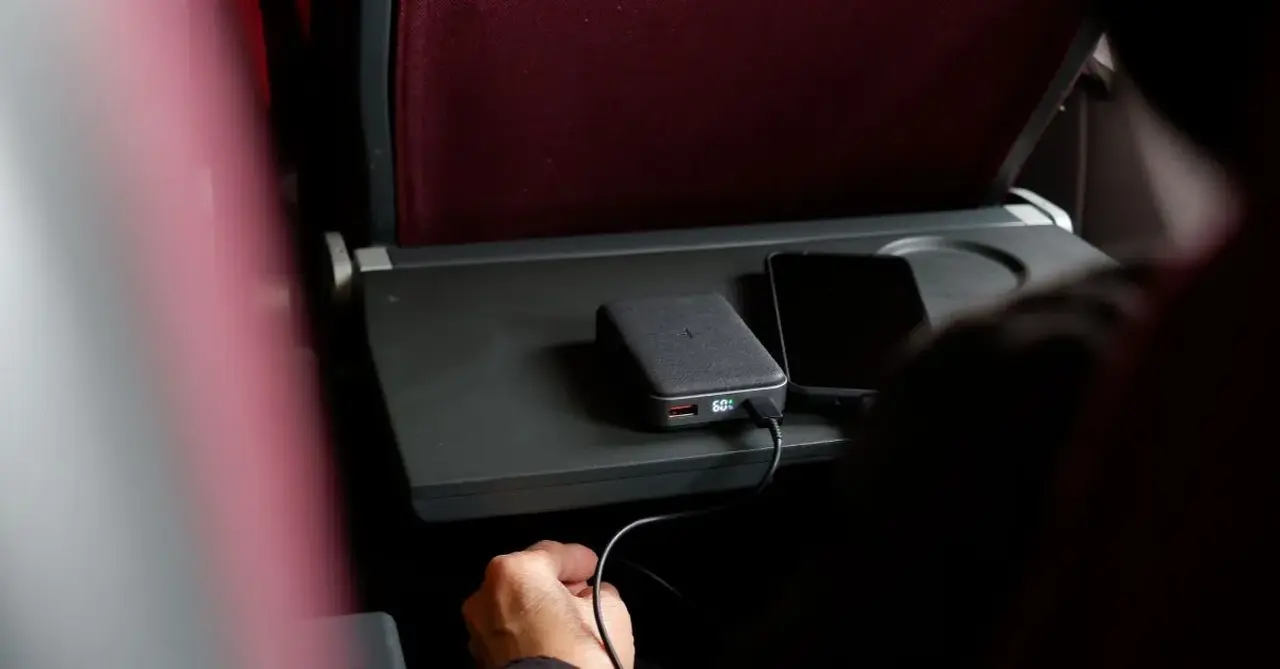 Emirates to ban in-flight use of power banks from October