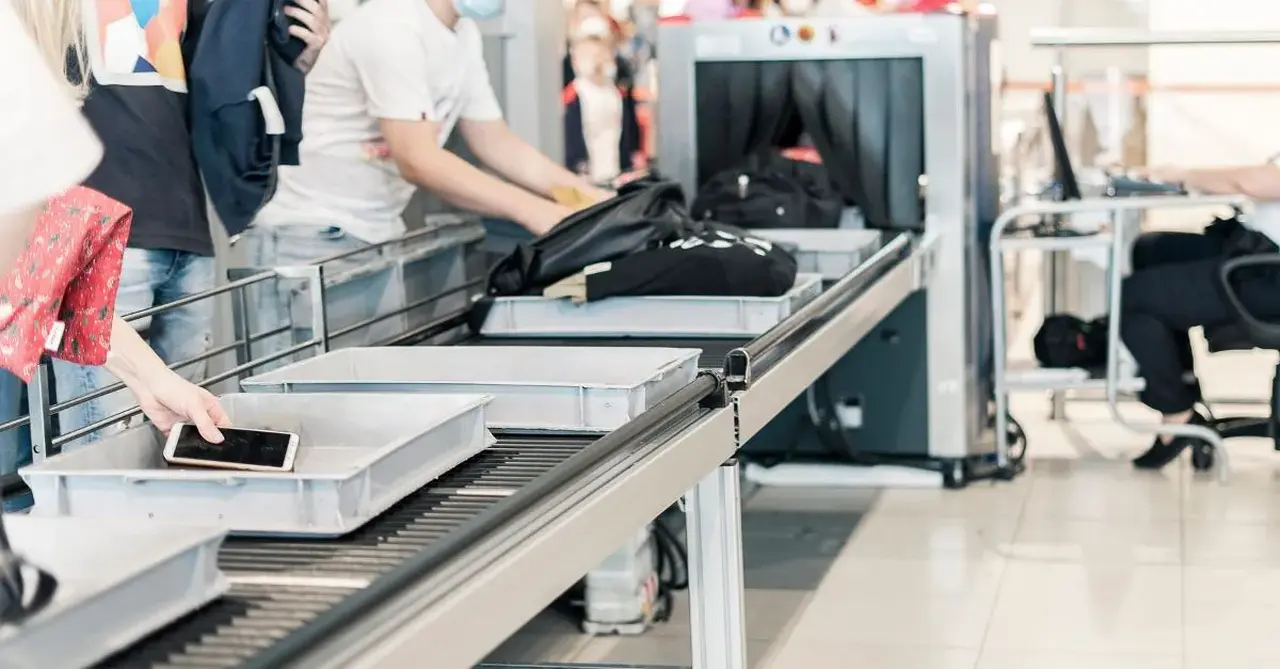 Gatwick baggage screening strikes cancelled after new pay offer