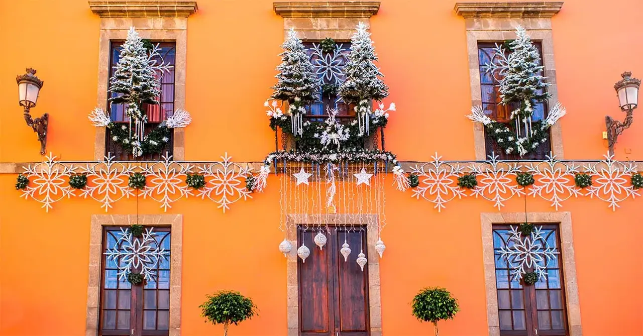 shutterstock RossHelen 360653651