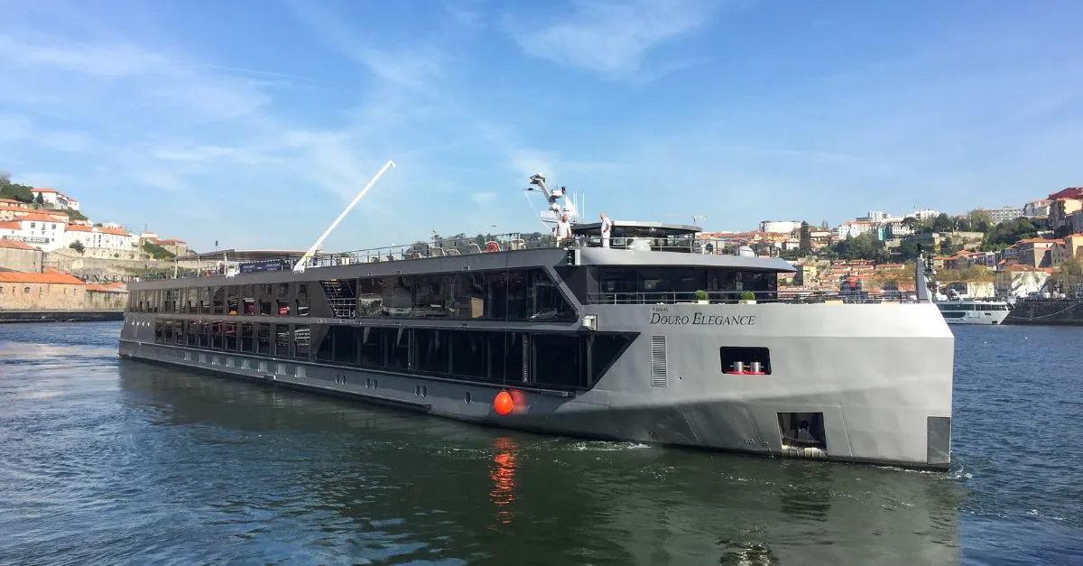 Riviera Travel Elegance Exterior. Douro ship.