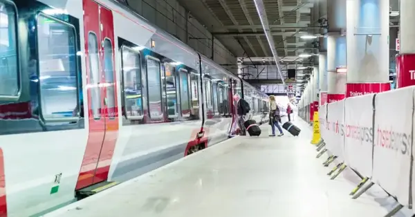 Stansted and Southend airport rail links gain contactless ticketing