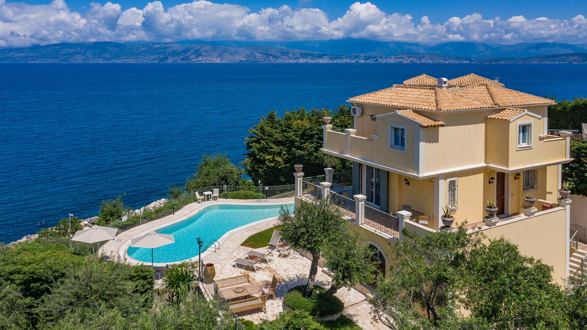 Red Savannah introduces new villas across Europe