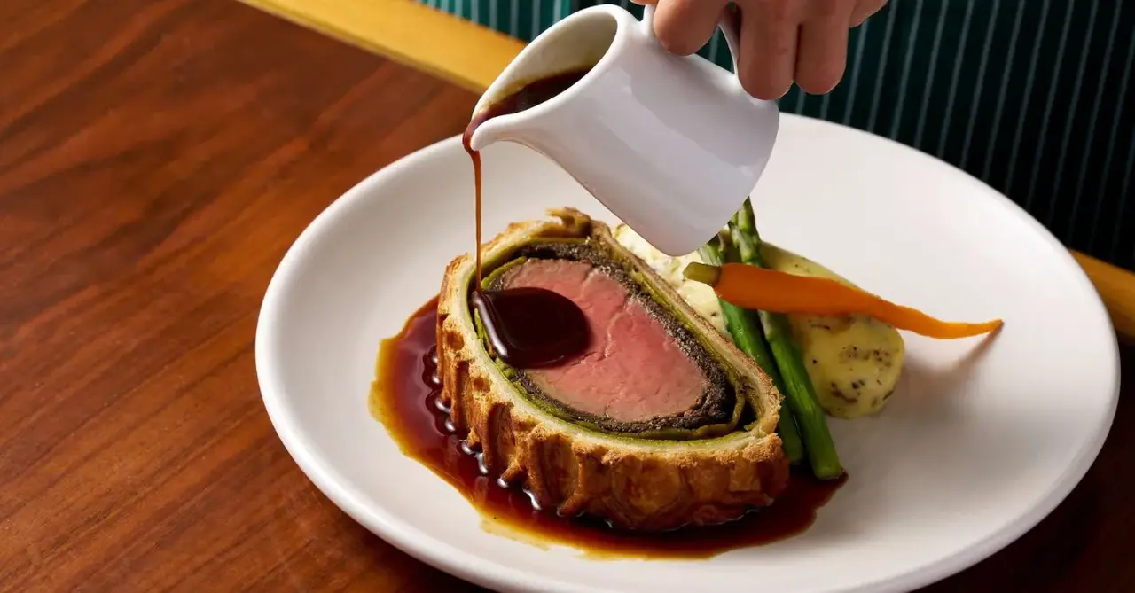 Gordon Ramsays Bread Street Kitchen Bar atlantis christmas