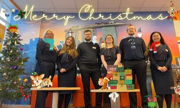 Travel agents celebrate Christmas 2025