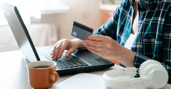 &lsquo;Resilient&rsquo; travel sector bucks trend amid overall decline in card spending in 2025