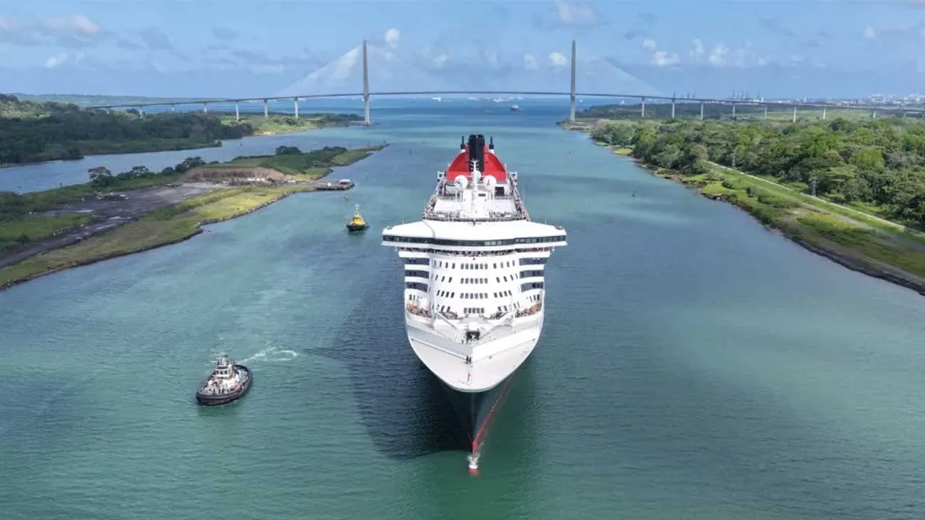 Flagship Cunard vessel makes Panama Canal debut
