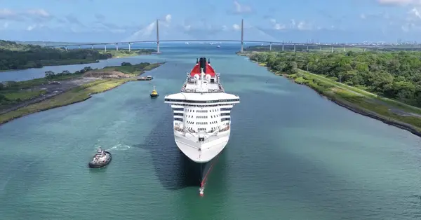 Cunard flagship makes Panama Canal debut&nbsp;
