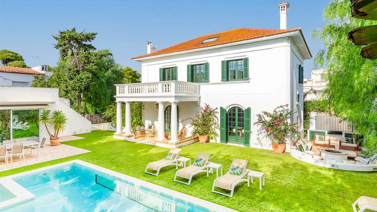 Oliver&rsquo;s Travels strengthens Spanish footprint with acquisition of Sitges villa operator