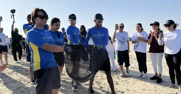 أطلقت أتلانتس دبي خمسة أسماك راي وثمانية أسماك قرش في أحدث حملة للحفاظ على البيئة