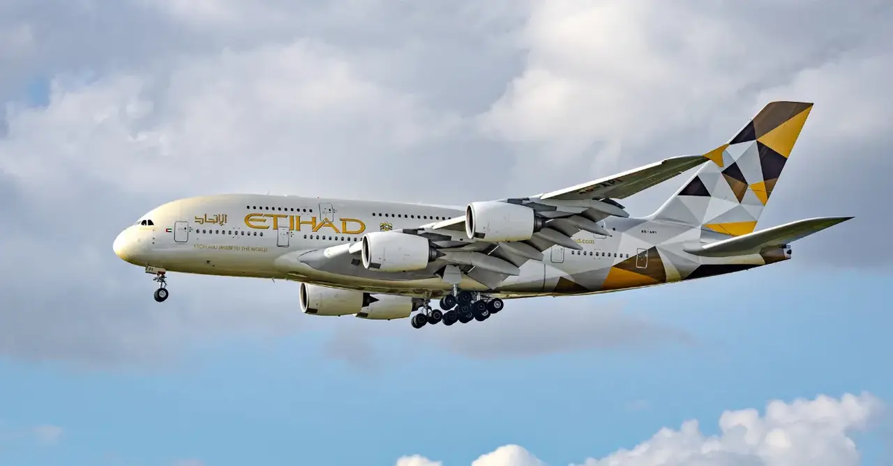 Gulf flight suspension 3 march etihad airways shuttersto