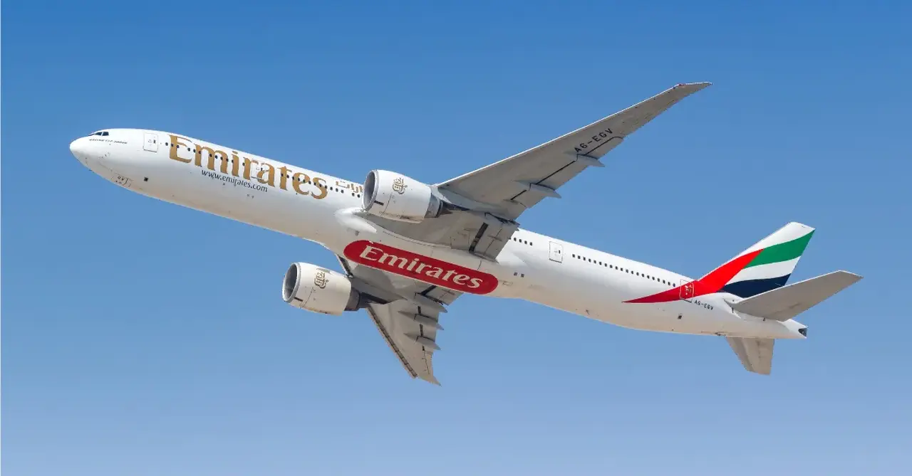 GCC flight suspensions 6 March Emirates shutterstock 205