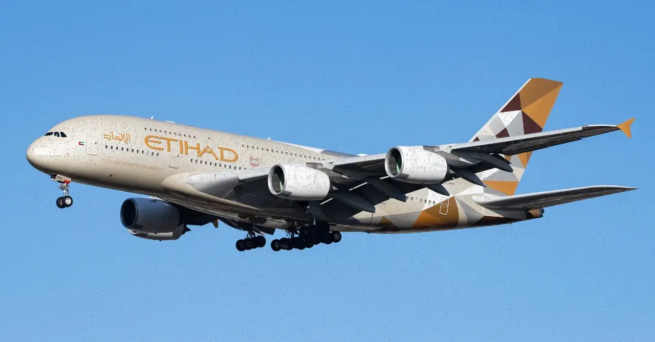 gcc flight suspensions 10 march etihad shutterstock 1974