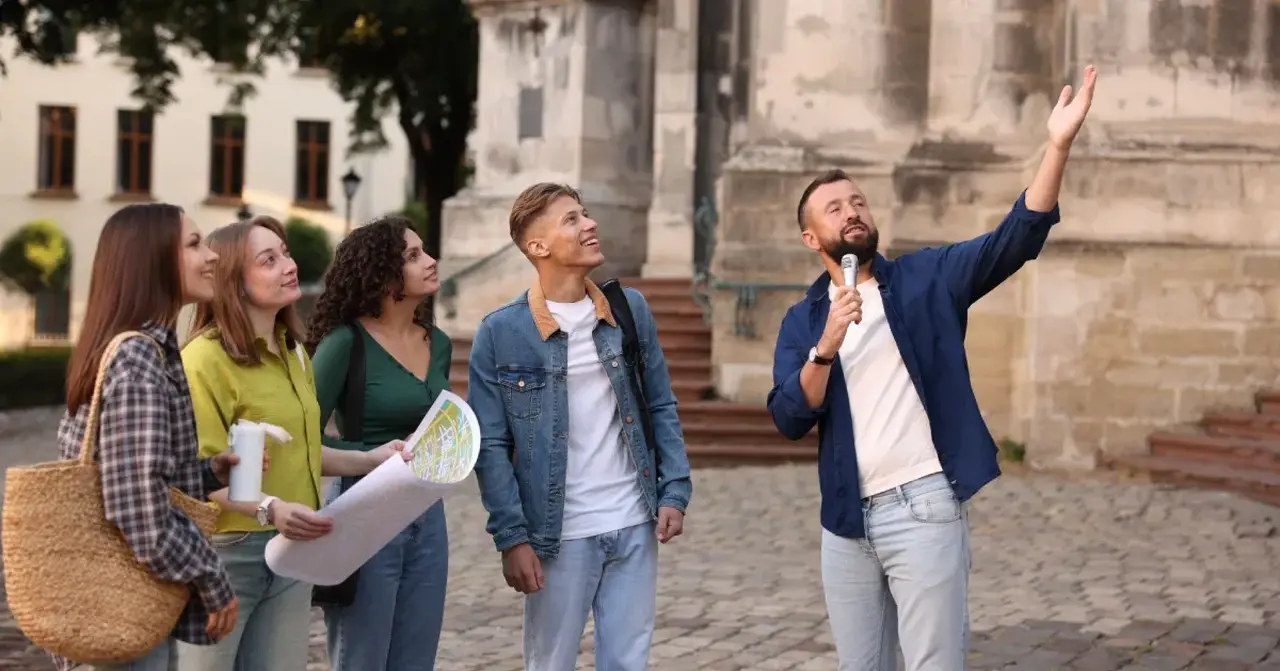 Ai and smaller group travel shutterstock 2663040233 resized