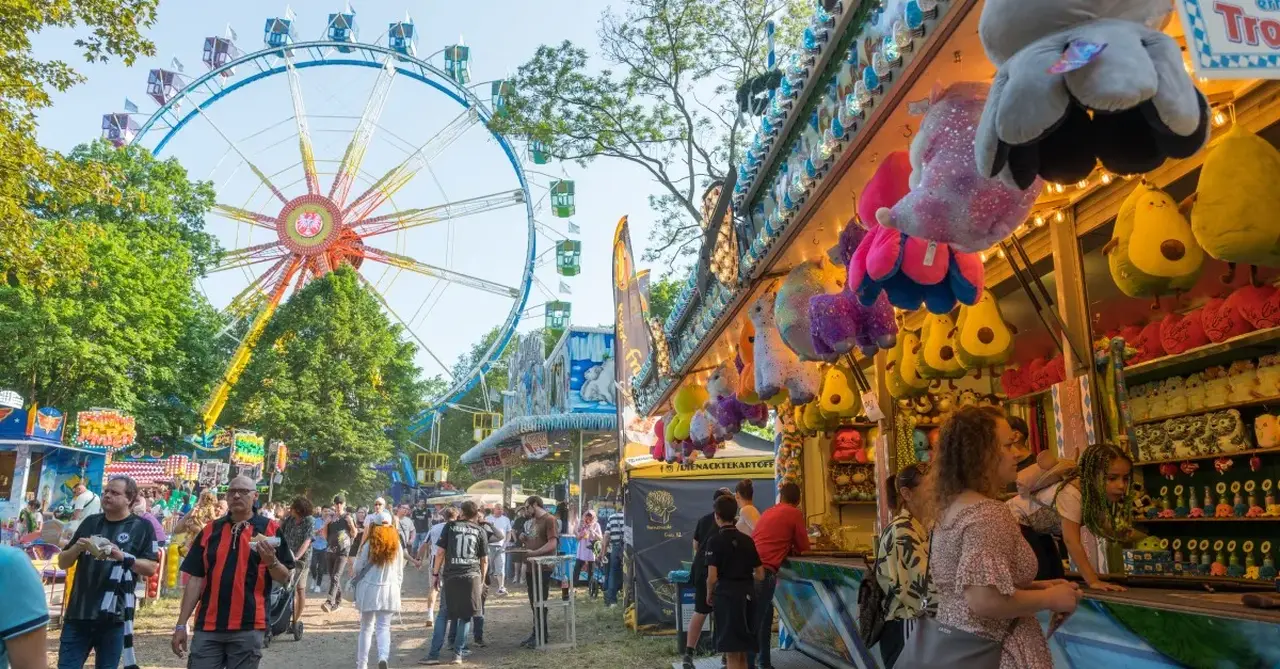 Frankfurt Waldchestag spring festival germany main
