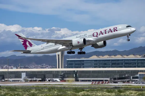 Qatar Airways extends complimentary flight change