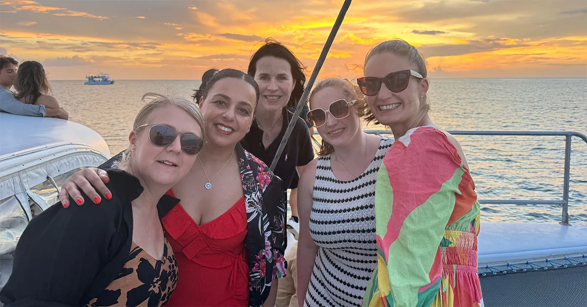 Group sunset cruise2