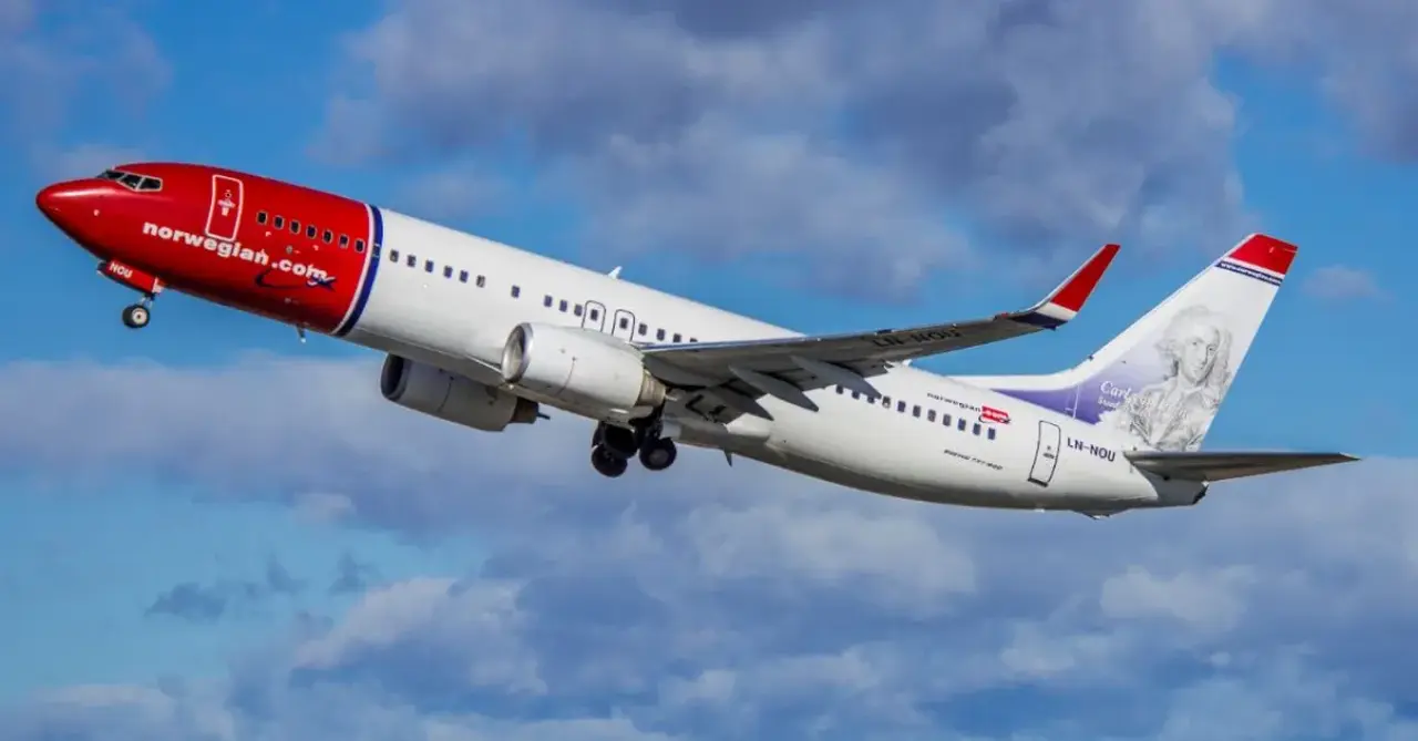 Norwegian B737 take off